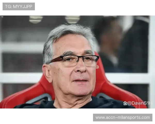 世界杯新闻发布会现场教练巧妙化解媒体尖锐提问展现沉着智慧 世界杯新闻发布会现场教练巧妙化解媒体尖锐提问展现沉着智慧