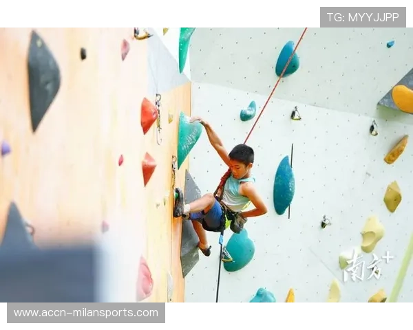 攀岩公开赛突现“盲攀”挑战赛，创新规则获好评