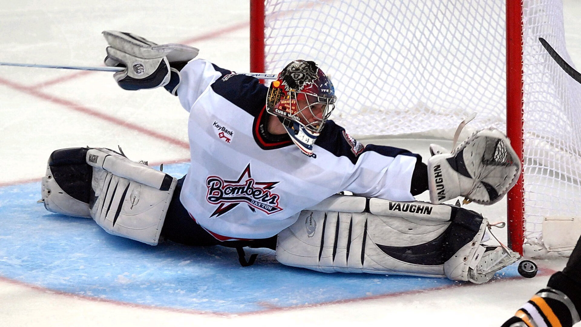 教练组宣布赛后战术调整计划,教练把比赛的规则又详细的说了一遍